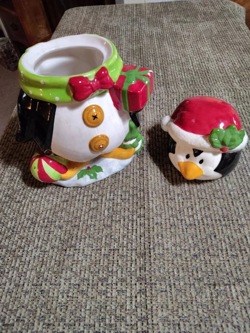 COLLECTIBLE PENGUIN COOKIE JAR - GREAT FOR WINTER MONTHS